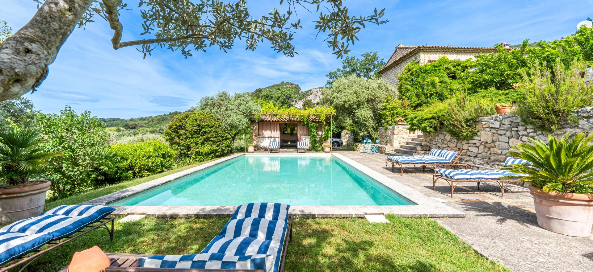 Discover this property: Lourmarin - France - House, 11 rooms, 4 bedrooms - Slideshow Picture 2