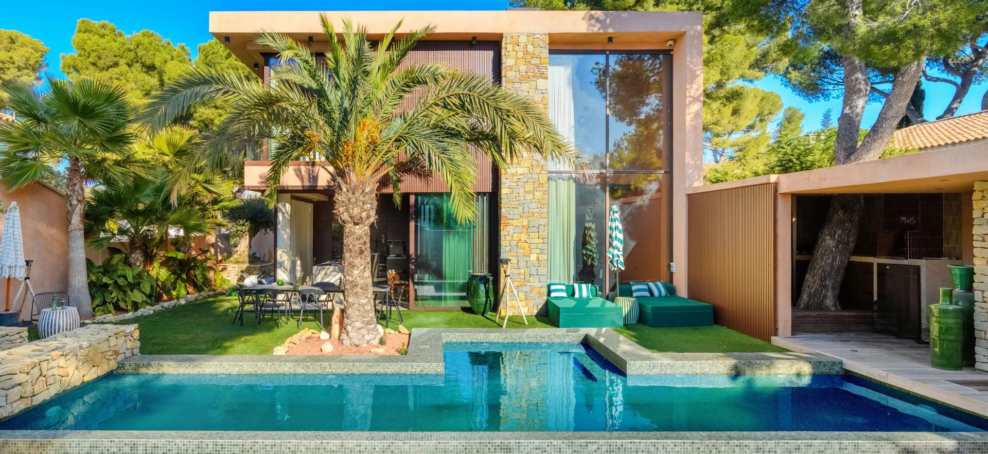 Discover this property: Carry-le-Rouet - France - House, 5 rooms, 4 bedrooms - Slideshow Picture 3