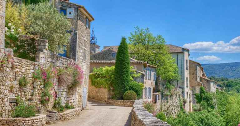 Vivre dans le village de Ménerbes