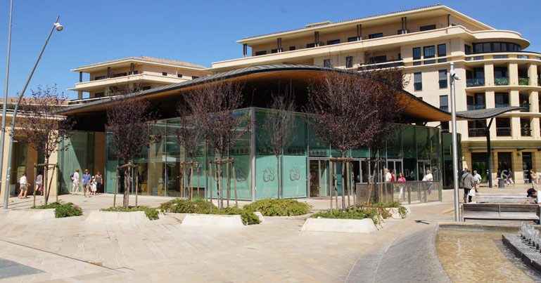 Les Allées Provençales, centre commercial en plein air à Aix-en-Provence